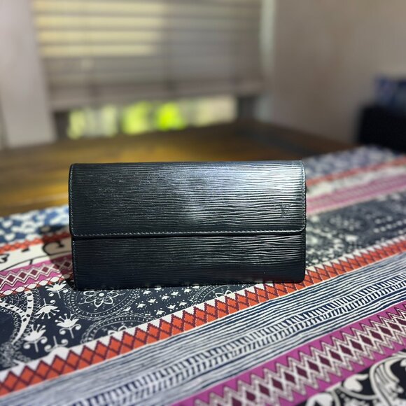 Louis Vuitton Black Epi Leather Sarah Long Wallet - Picture 3 of 15
